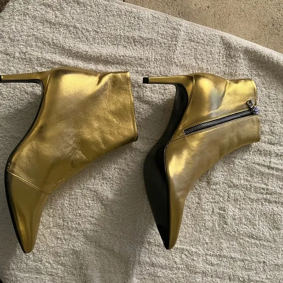 RAG &amp; BONE METALLIC GOLD LEATHER ANKLE BOOTS… SIZE 40/9.5 MEDIUM… NWOB 3” HEELS