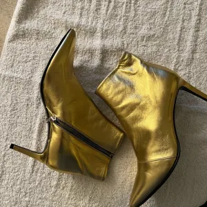 RAG &amp; BONE METALLIC GOLD LEATHER ANKLE BOOTS… SIZE 40/9.5 MEDIUM… NWOB 3” HEELS