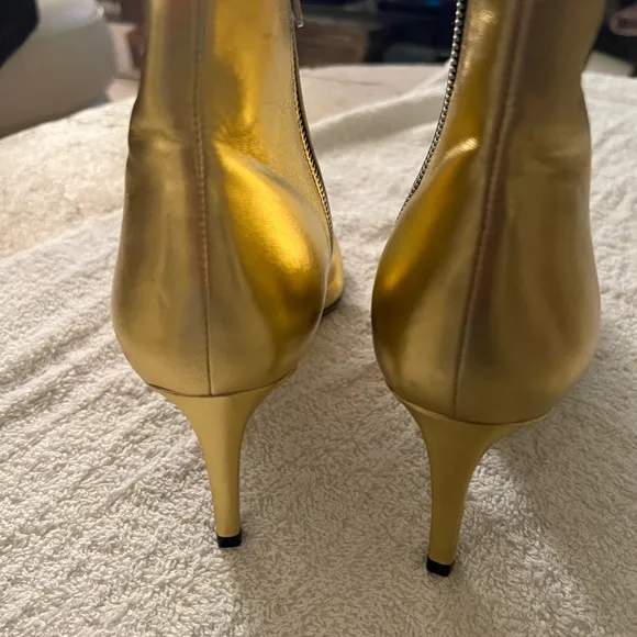RAG &amp; BONE METALLIC GOLD LEATHER ANKLE BOOTS… SIZE 40/9.5 MEDIUM… NWOB 3” HEELS