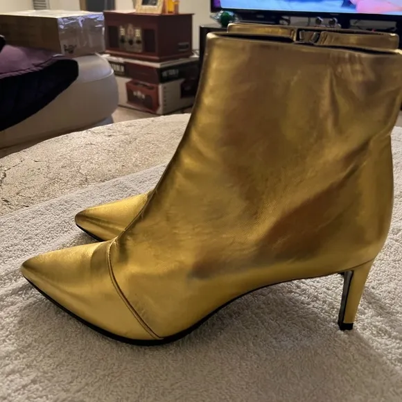 RAG &amp; BONE METALLIC GOLD LEATHER ANKLE BOOTS… SIZE 40/9.5 MEDIUM… NWOB 3” HEELS