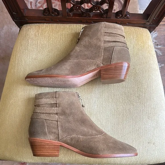 Rebecca Minkoff Alex Bootie in Bark Front Zip Suede Ankle Boots size 9