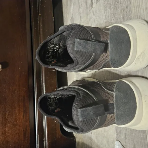 Red Wing Black Athletic Shoes Durable and Stylish OBO