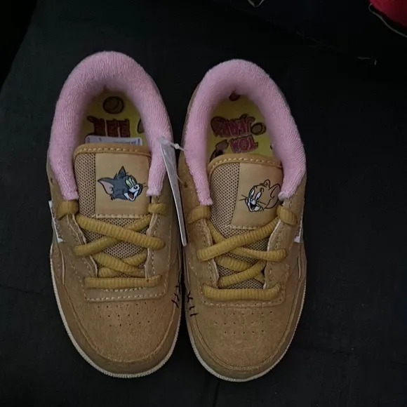 Reebok Club C Revenge MU Toddler Tennis Shoes Tom and Jerry