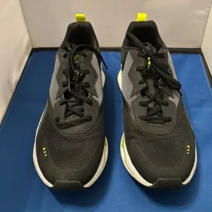 Reebok men’s shoes size 11