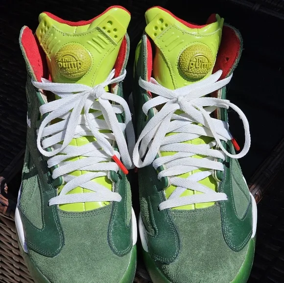Reebok Shaq Attaq The Pump Ghost of Christmas Green Sneakers Men's Size 11 US