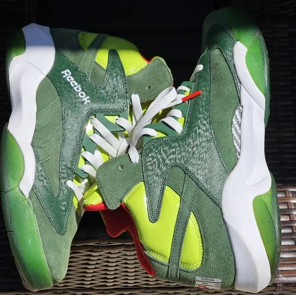 Reebok Shaq Attaq The Pump Ghost of Christmas Green Sneakers Men's Size 11 US