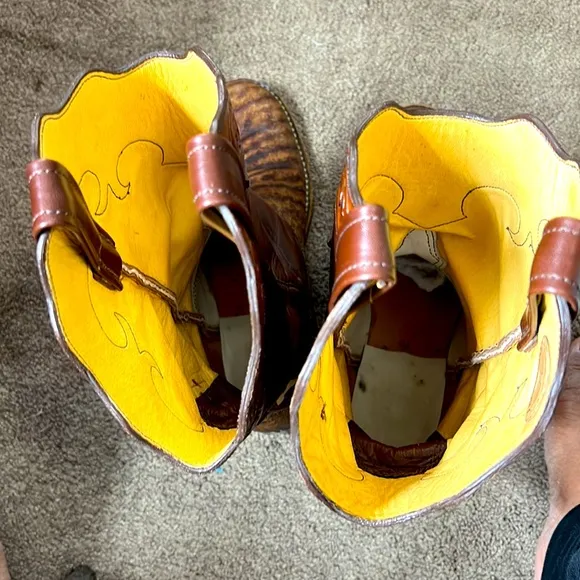 RKABoots hand crafted by David Barnes. It’s all leather with wide entrance