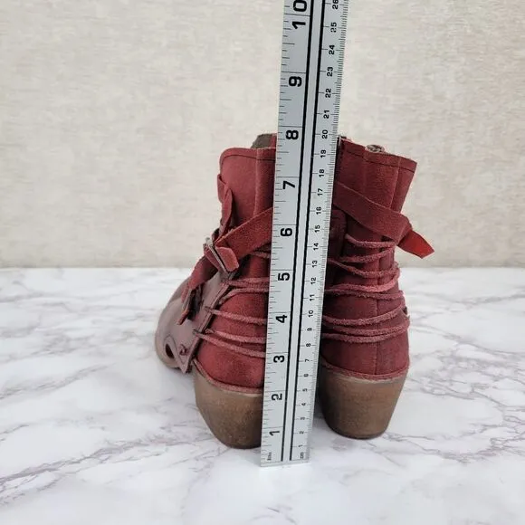 Roan Jag Bordo Leather Heeled Booties Size 6 Burgundy Staps Buckles Block Heel