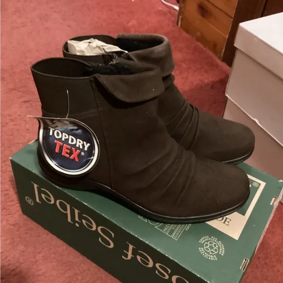 Romika Women's Brown Ankle Boots