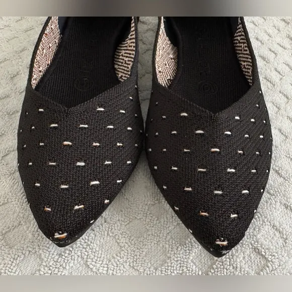 Rothy's The Point Flats in Ivory Dot Size 7 Black Discontinued RETIRED Color