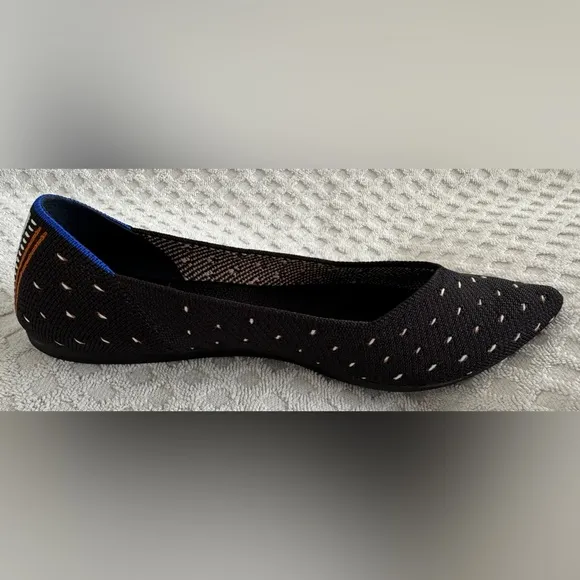 Rothy's The Point Flats in Ivory Dot Size 7 Black Discontinued RETIRED Color
