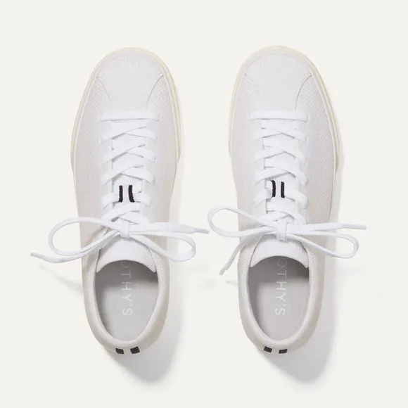 Rothy's The RS02 Sneaker The Lace Up White Sneaker Shoes Size 9 NWOB