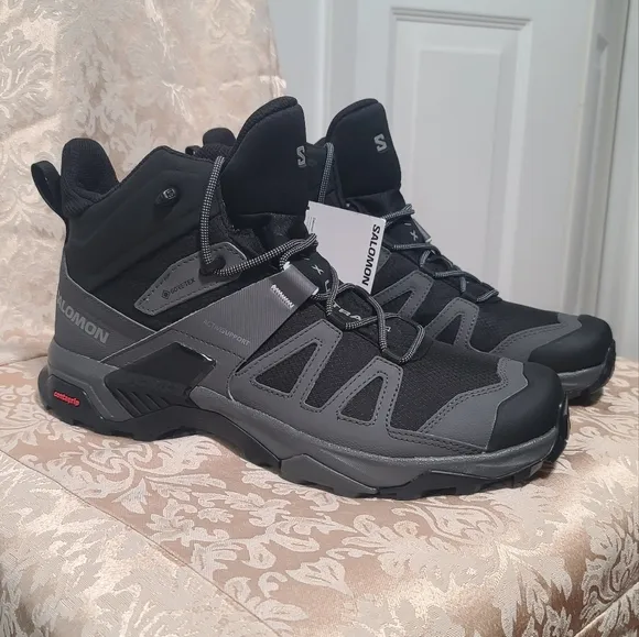 Salomon Men's Black Hiking Shoes