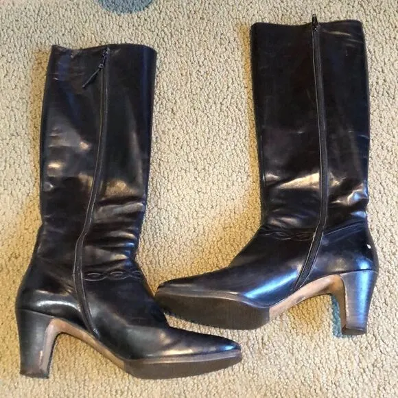 Salvatore Ferragamo “CARLA” Boots 7 1/2