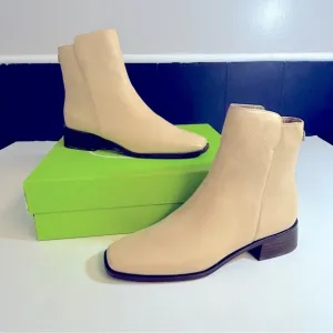 Sam Edelman Women’s Leather Thatcher Ankle Boots in Eggshell Size 9.5 New In Box