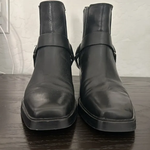 SAME EDELMAN WOMAN’S BELLAMIE BOOT BLACK LEATHER WITH SILVER ACENT HARNESS SZ 9