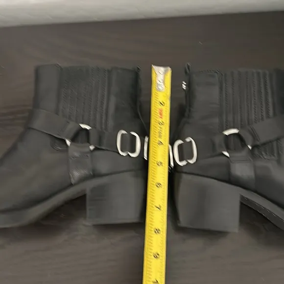 SAME EDELMAN WOMAN’S BELLAMIE BOOT BLACK LEATHER WITH SILVER ACENT HARNESS SZ 9