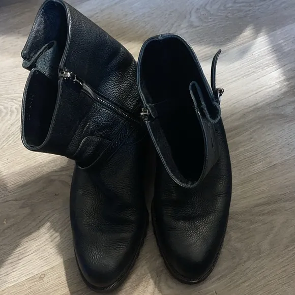 sarah flint moto pebbled leather boots 39