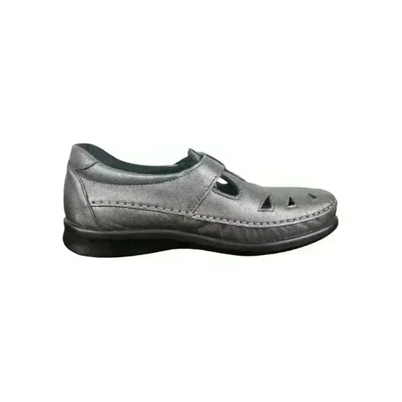 SAS 6M Roamer Women's Silver Leather Mary Janes Shoes Retails $180 NICE