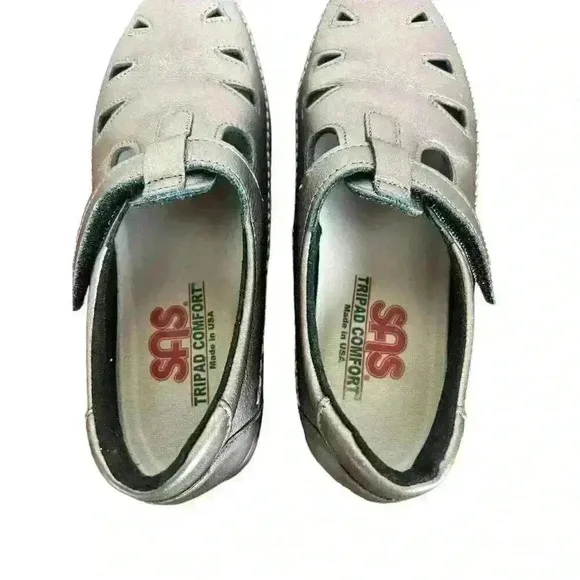 SAS 6M Roamer Women's Silver Leather Mary Janes Shoes Retails $180 NICE