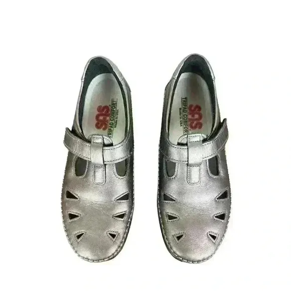SAS 6M Roamer Women's Silver Leather Mary Janes Shoes Retails $180 NICE