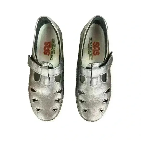 SAS 6M Roamer Women's Silver Leather Mary Janes Shoes Retails $180 NICE