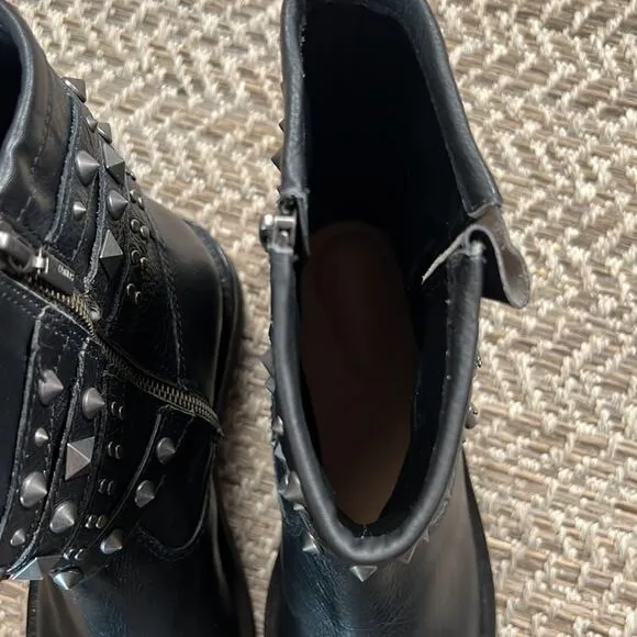 Schutz Luzia Studded Strap Boots sz 8