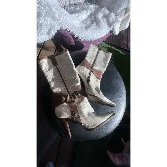 Schutz Womens Ivory With Brown leather Riding Boots Strap Buckle Boot SZ 7 B