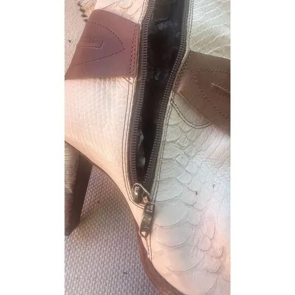 Schutz Womens Ivory With Brown leather Riding Boots Strap Buckle Boot SZ 7 B