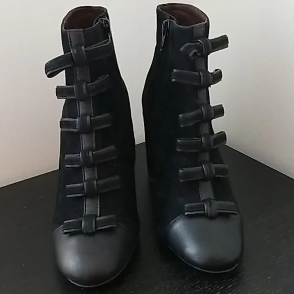 See By Chloe Calfskin Granny Chelsea Boots