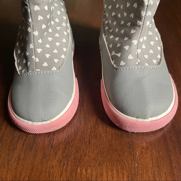 See Kai Run Basics Ripley Boots Grey,Pink &amp; White Hearts Size 7