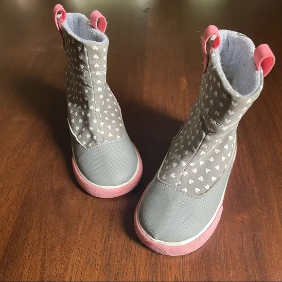 See Kai Run Basics Ripley Boots Grey,Pink &amp; White Hearts Size 7