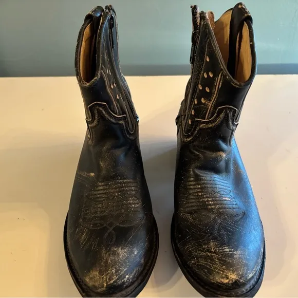 Sendra Black Distressed Cowboy Boots Unique Rare Handmade Ankle Leather size 6.5