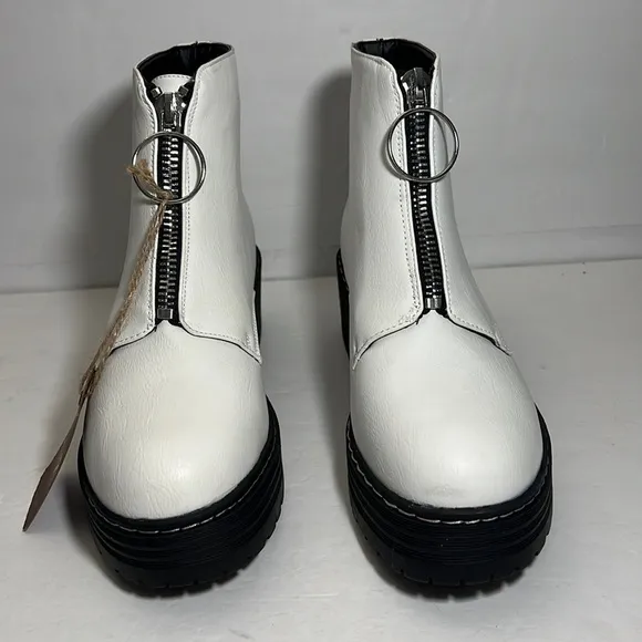 Seven 7 Footwear White Vegan Leather Zip Boots Women’s Size 11 New