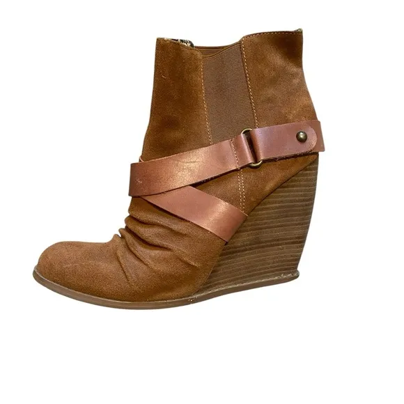 Seychelles Brown Ankle Boots with Suede Finish and Strap Detail Size 10