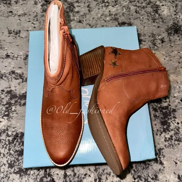 SEYCHELLS Leather Cowboy Boots