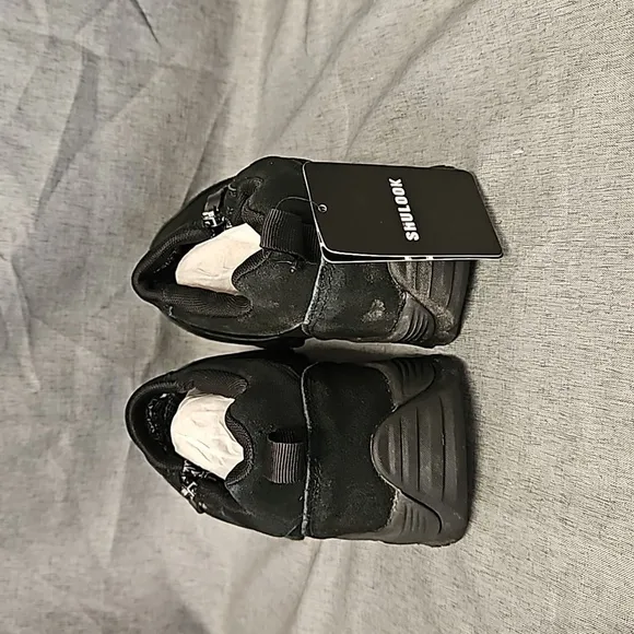 Shulook Men's Waterproof Slip On Hiking Shoes, Black, Size 8.5 Lot #588