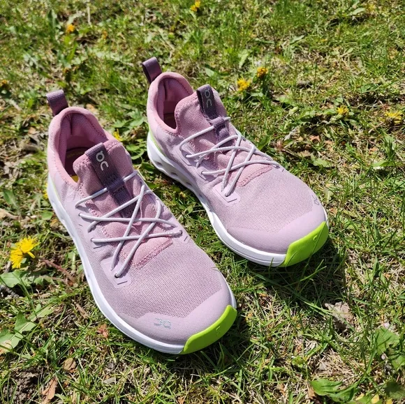 Size 2 Girl's ON CLOUDLEAP Pink Shoes