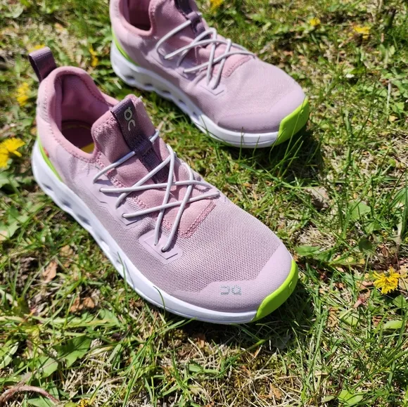 Size 2 Girl's ON CLOUDLEAP Pink Shoes