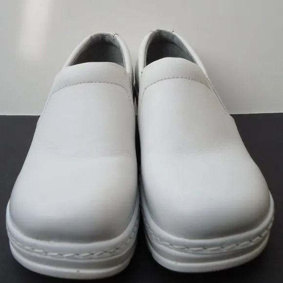 SIZE 6.5. KLOGS white leather pofessional clogs.