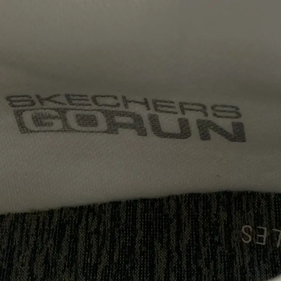 Skechers Women's  Go Run Max Cushion Elite 2.0 White sneakers size 8 NWOT