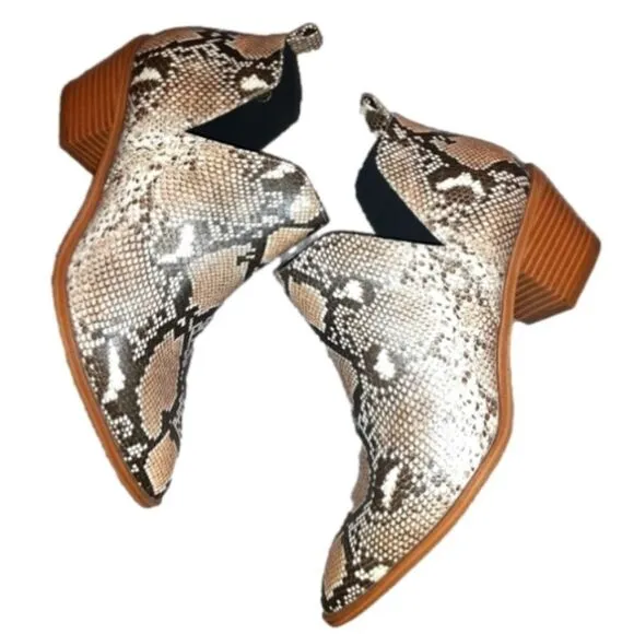 Snakeprint cut out ankle boots sz 9.5