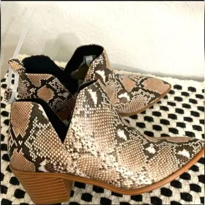Snakeprint cut out ankle boots sz 9.5