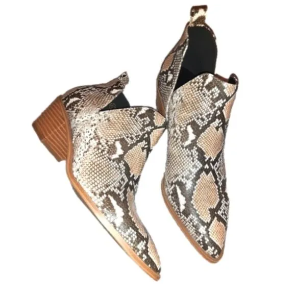 Snakeprint cut out ankle boots sz 9.5