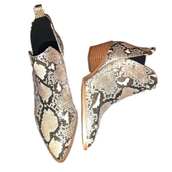 Snakeprint cut out ankle boots sz 9.5