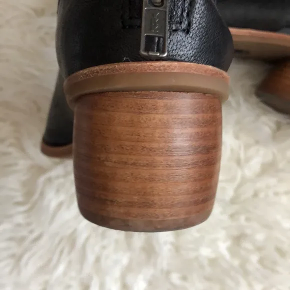 SofftCarleigh Leather Rounded Stack Heel Peep Toe Shoes