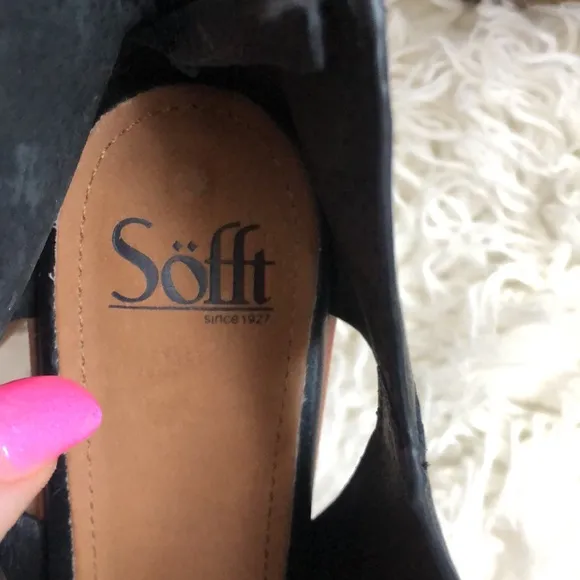 SofftCarleigh Leather Rounded Stack Heel Peep Toe Shoes