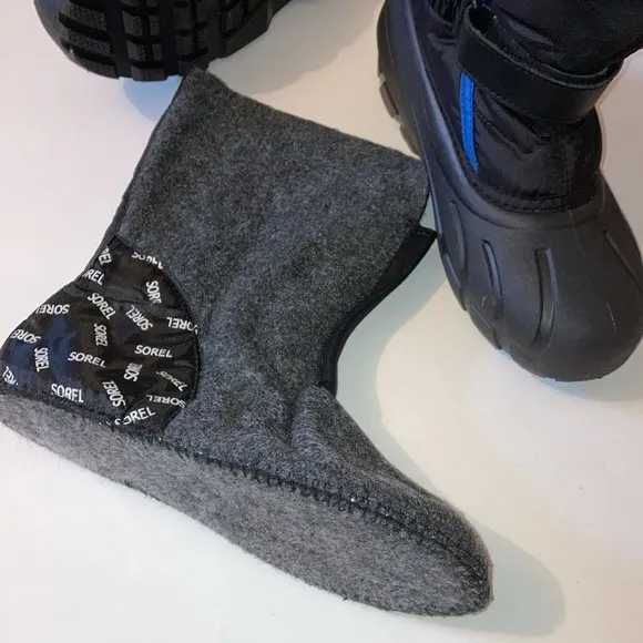 Sorel 12” Flurry Weather Snow Boots. Black and Royal.