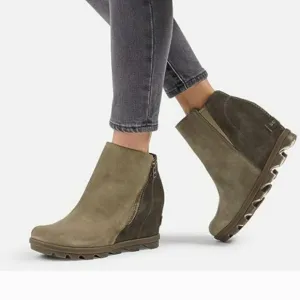 Sorel &quot;Joan of Arctic&quot; Wedge II Zip Ankle Boots