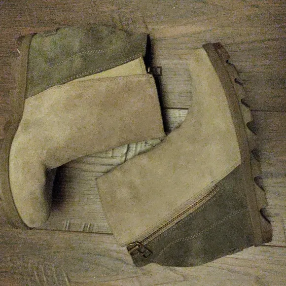Sorel &quot;Joan of Arctic&quot; Wedge II Zip Ankle Boots
